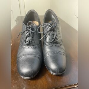 Clarks claeson pearl Leather oxfords Black Sz 9.5 m